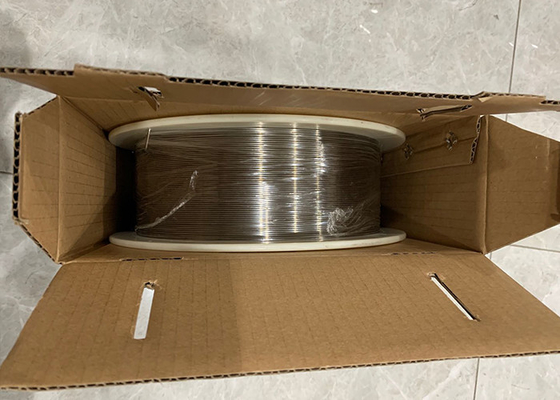 Guter Preis 1.6/2.0mm TiO2-Wärmespraydraht mit 0Cr25Al5Mo4 Online